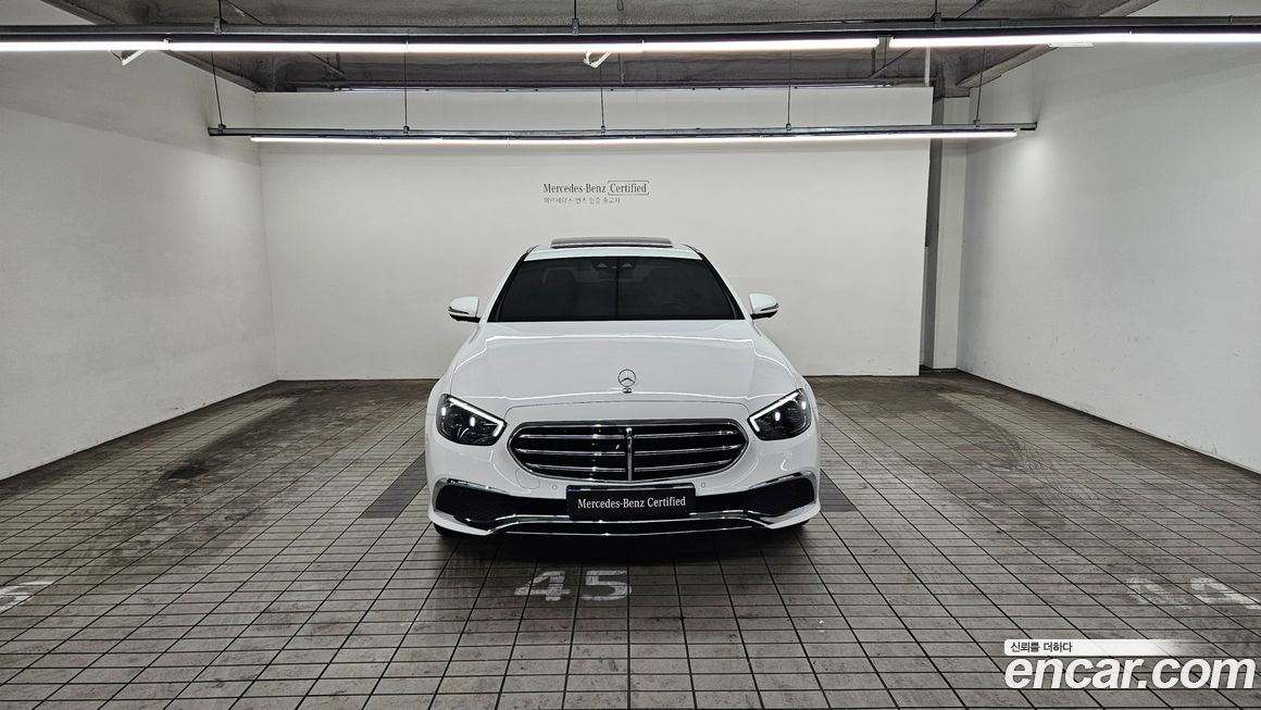 Mercedes-Benz E-Class 2022