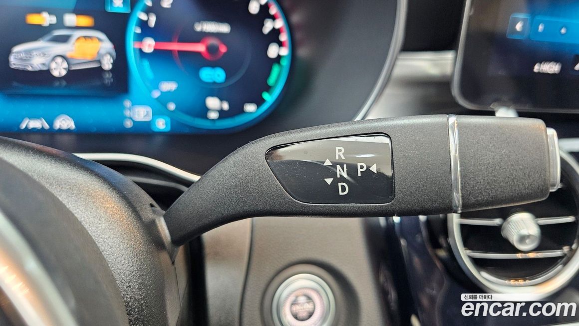 Mercedes-Benz GLC-Class 2021