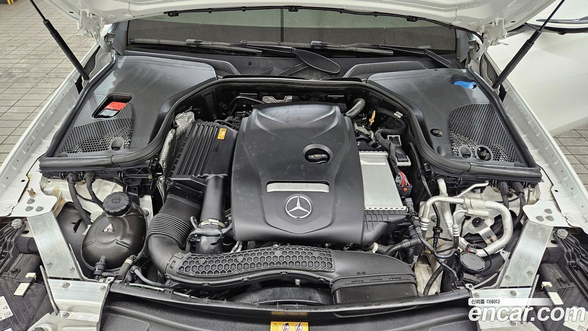 Mercedes-Benz E-Class 2022