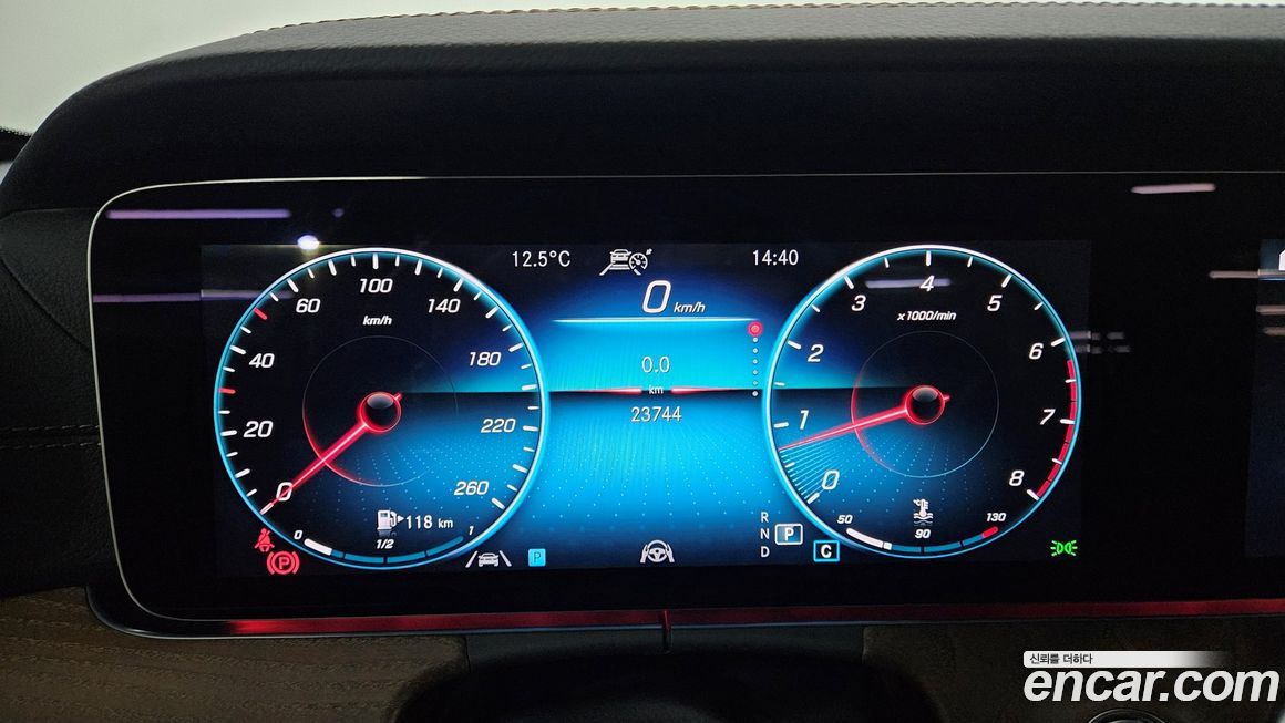 Mercedes-Benz E-Class 2022