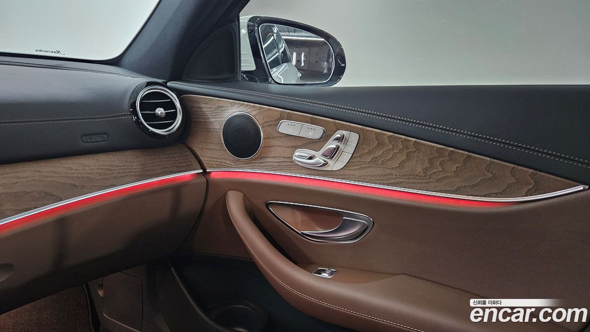 Mercedes-Benz E-Class 2022
