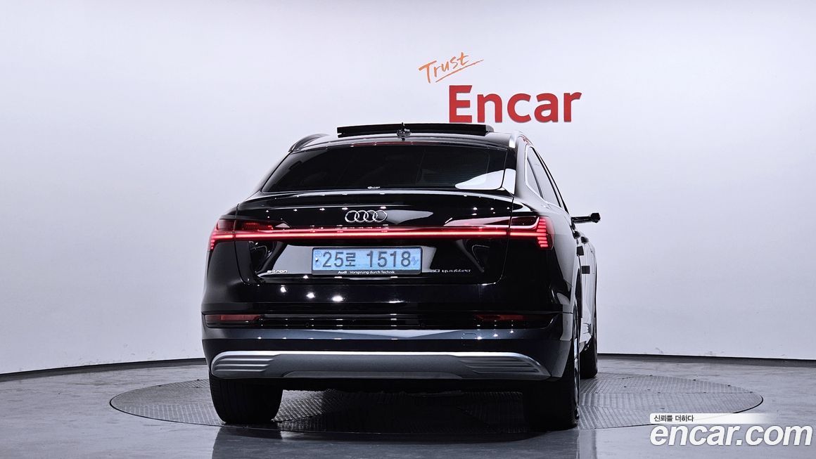 Audi e-tron 2021