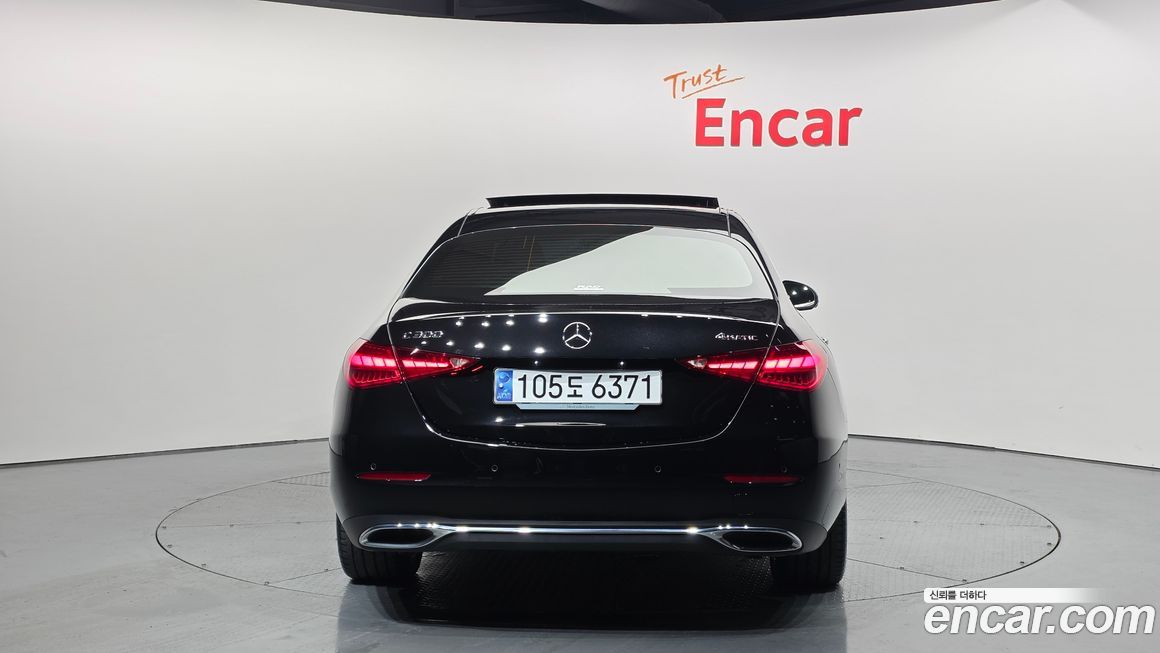 Mercedes-Benz C-Class 2024