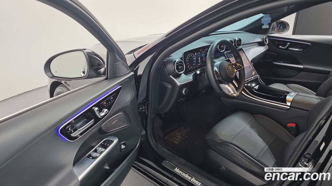 Mercedes-Benz C-Class 2024