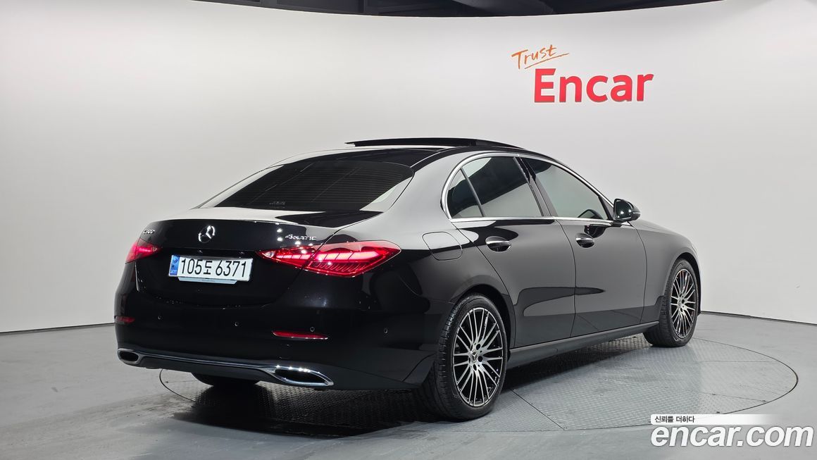 Mercedes-Benz C-Class 2024