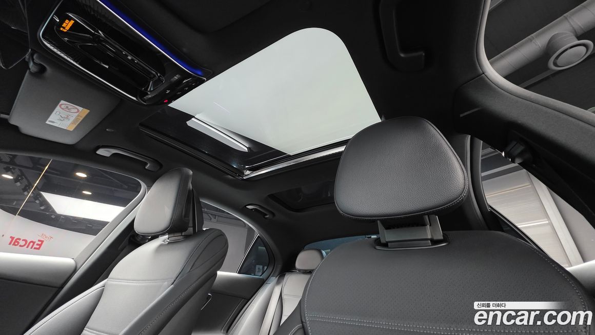 Mercedes-Benz C-Class 2024