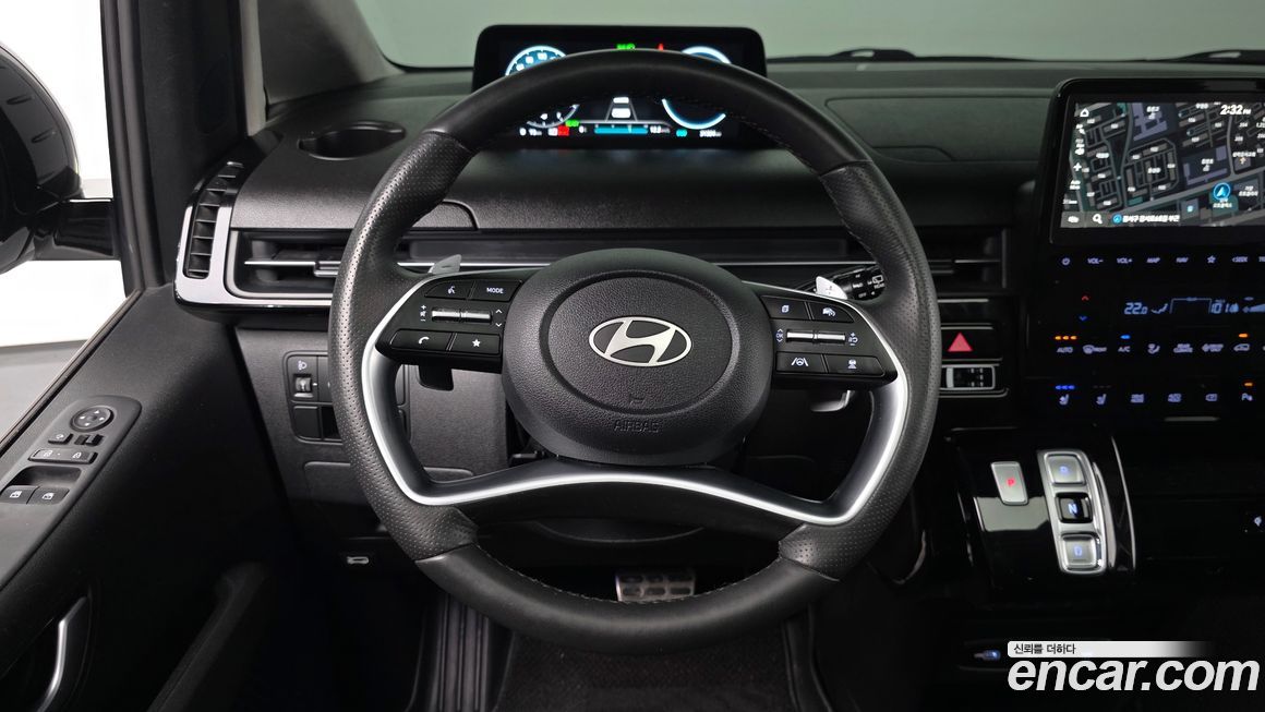 Hyundai Staria 2025