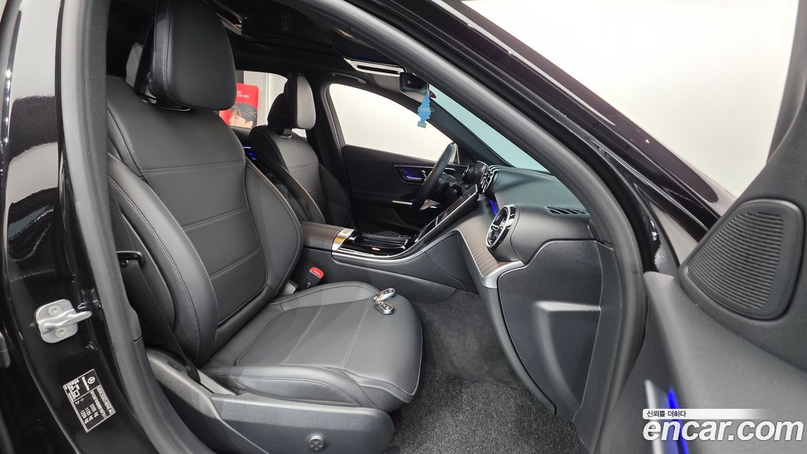 Mercedes-Benz C-Class 2024