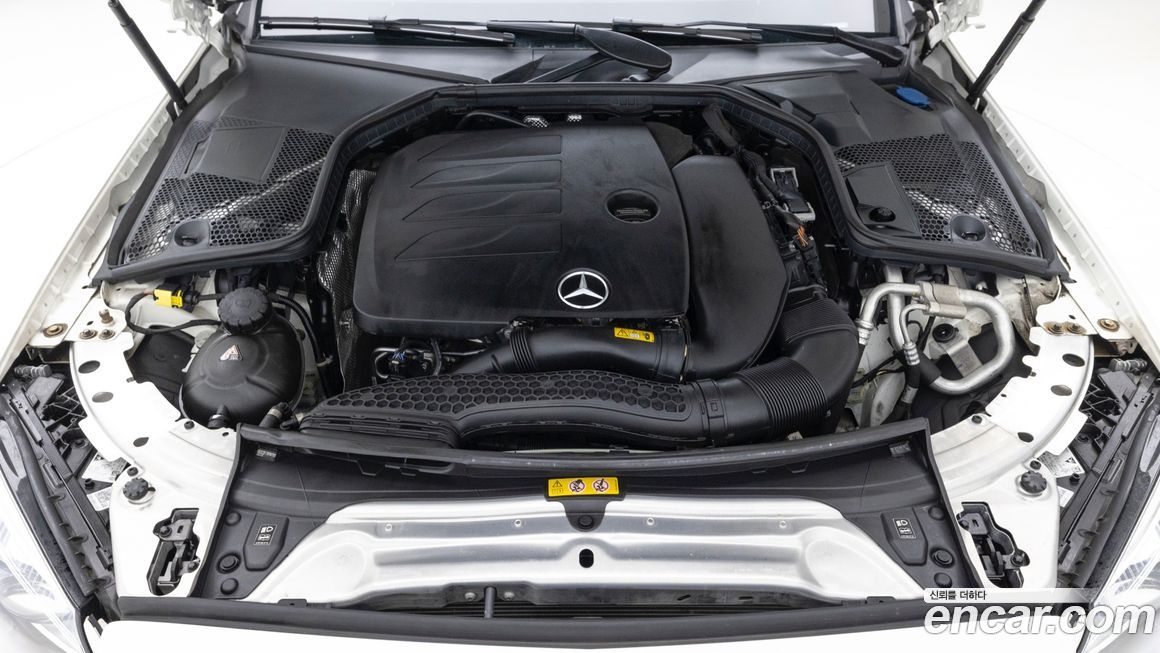 Mercedes-Benz C-Class 2021