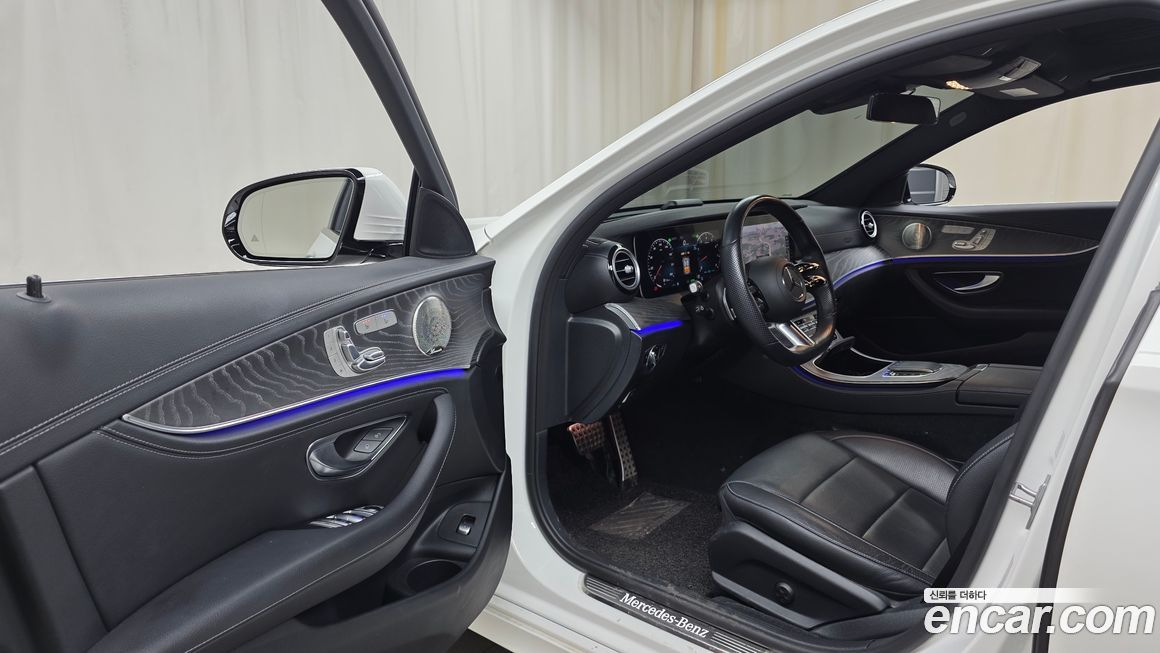 Mercedes-Benz E-Class 2022