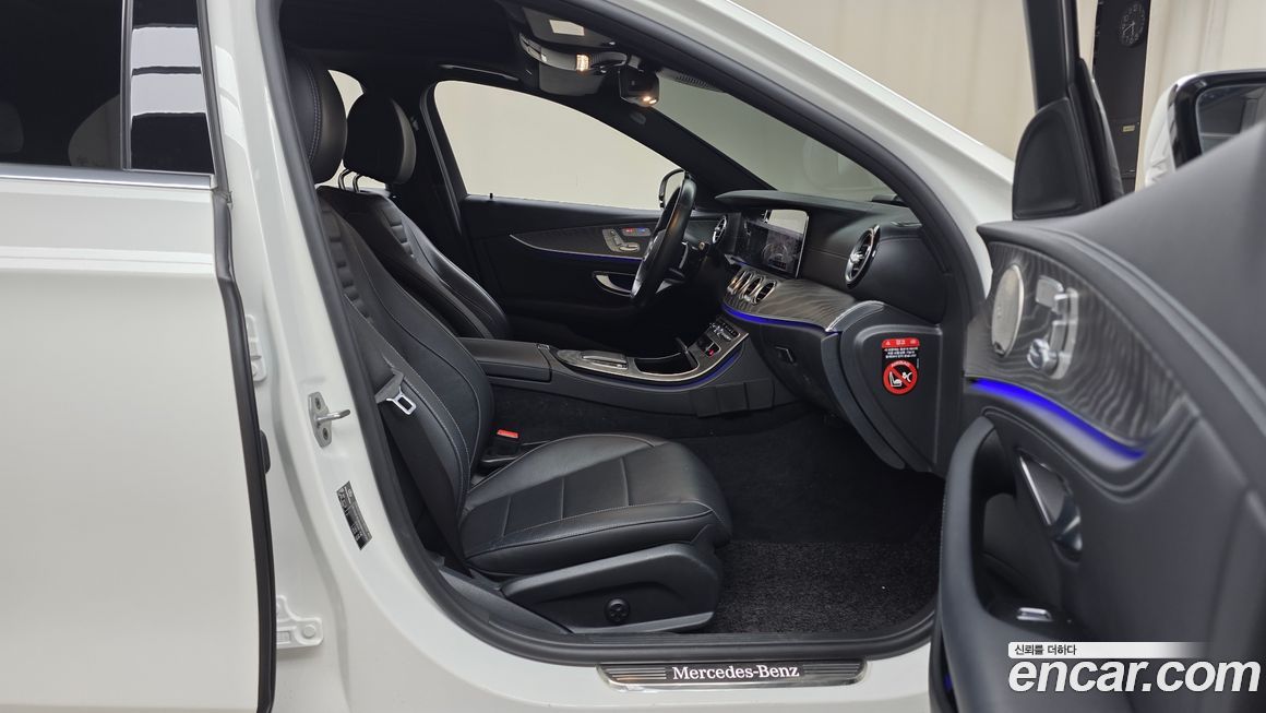 Mercedes-Benz E-Class 2022