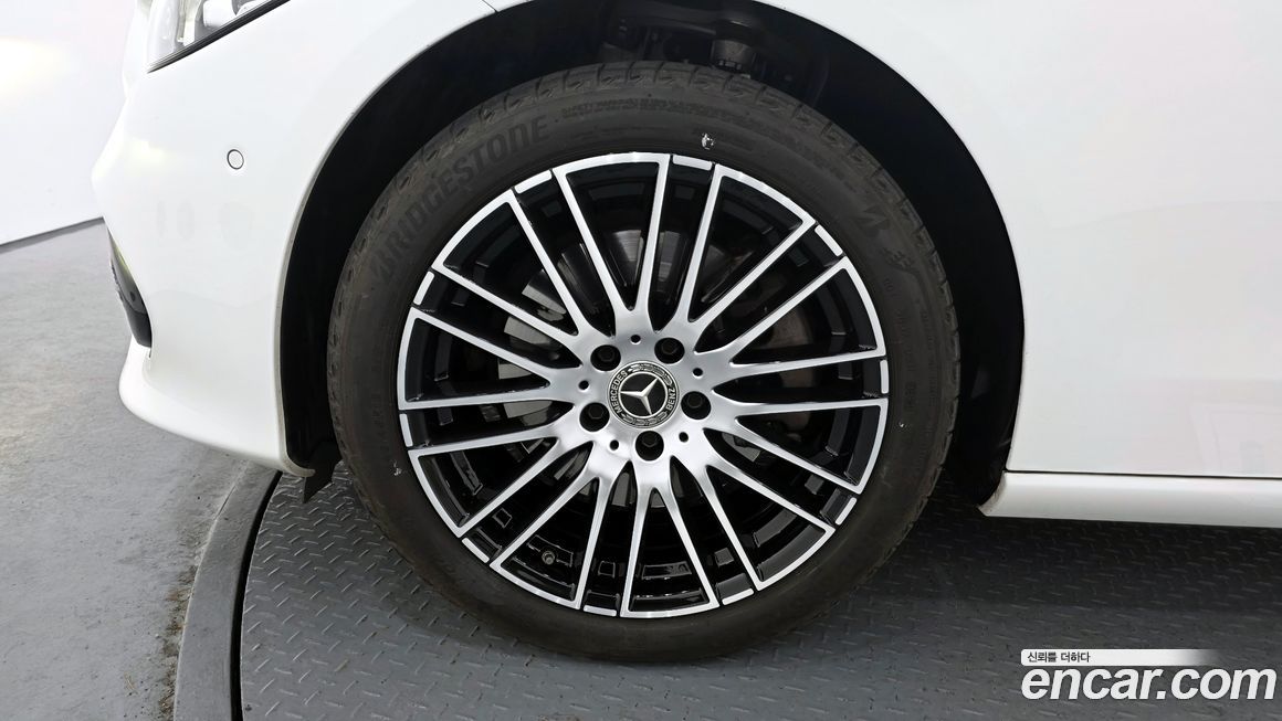 Mercedes-Benz C-Class 2022