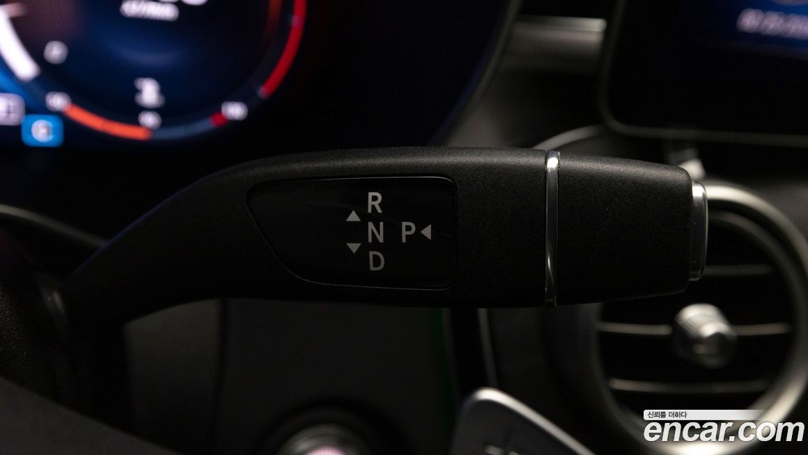 Mercedes-Benz C-Class 2021