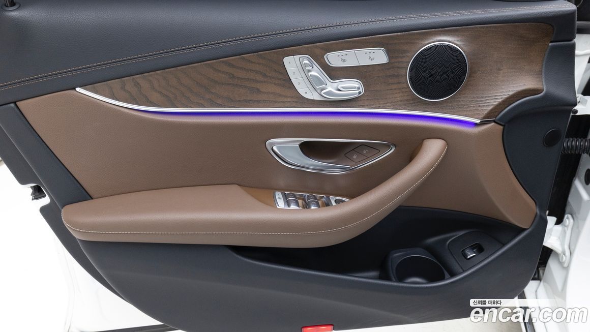 Mercedes-Benz E-Class 2022