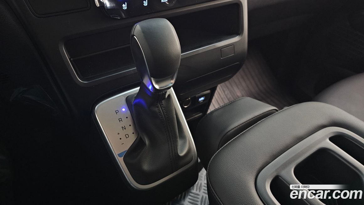 Hyundai Staria 2025