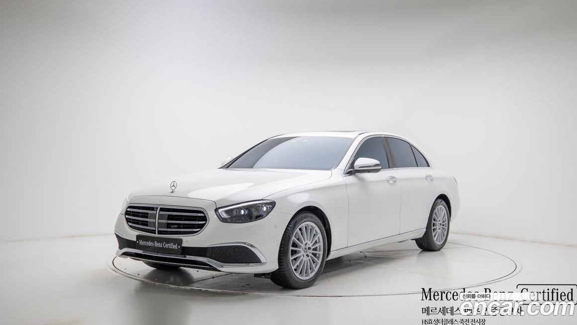 Mercedes-Benz E-Class 2022