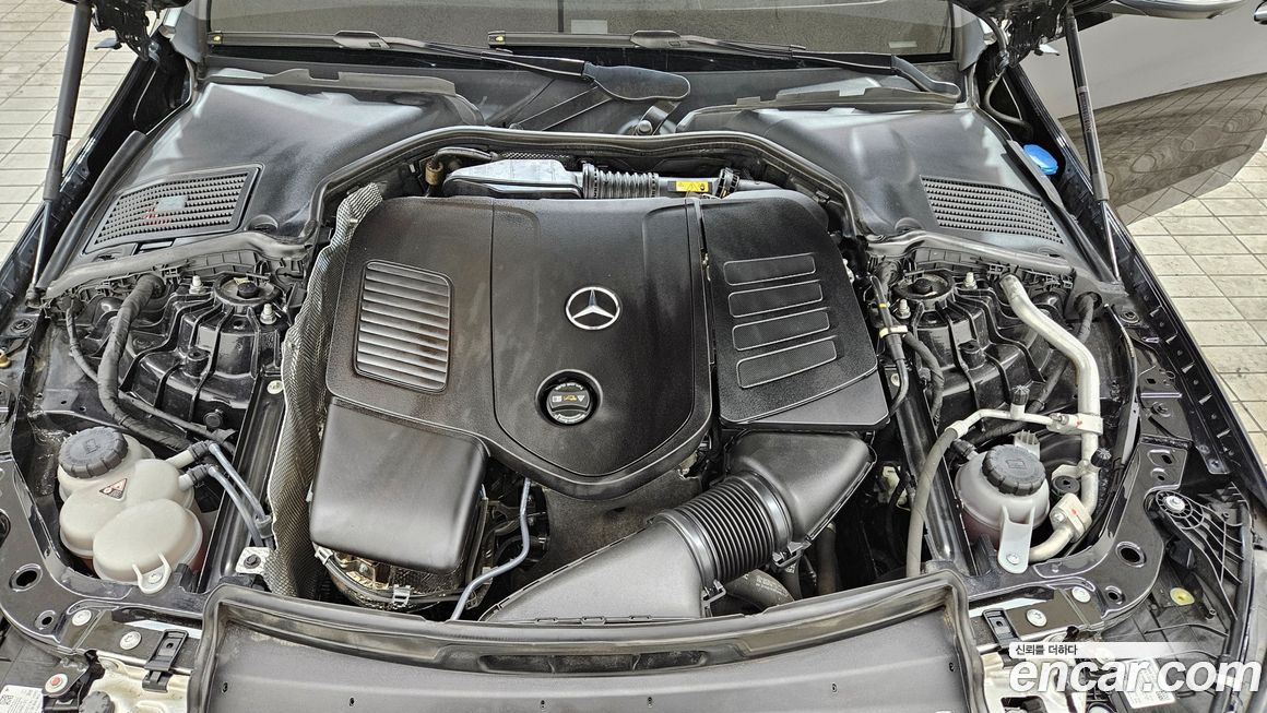 Mercedes-Benz C-Class 2023