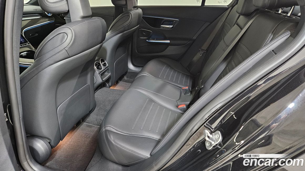 Mercedes-Benz C-Class 2023