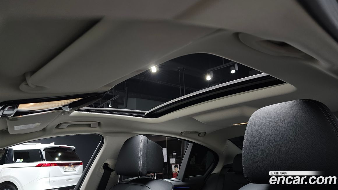 BMW 5-Series 2023