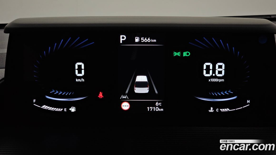 Hyundai Staria 2025