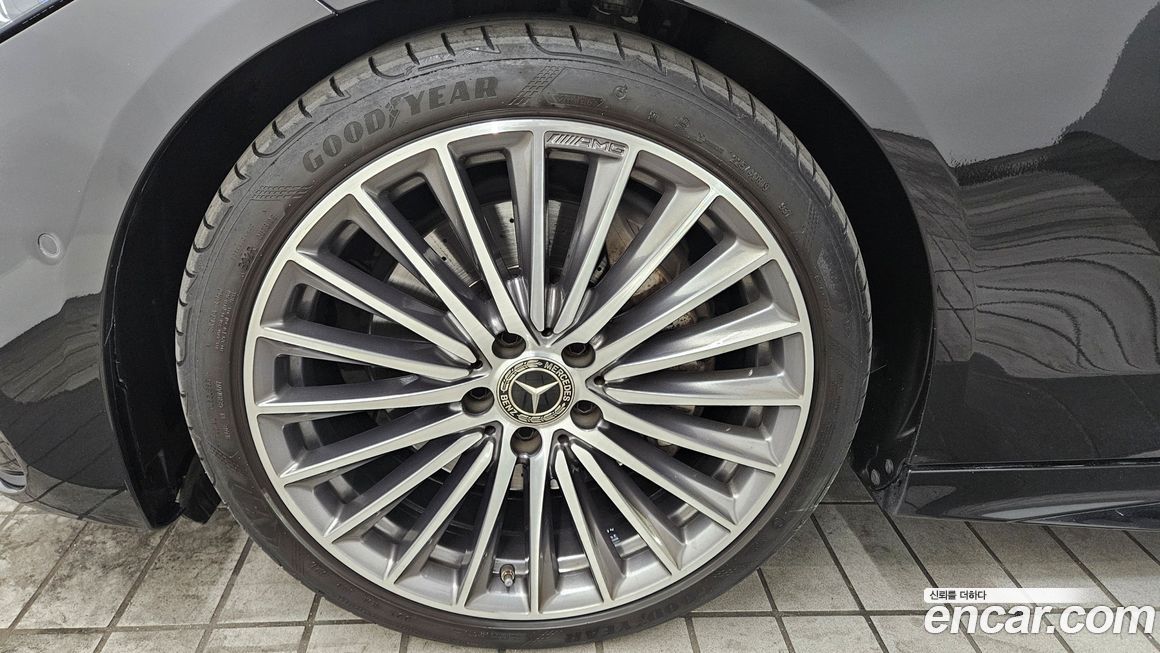 Mercedes-Benz C-Class 2023