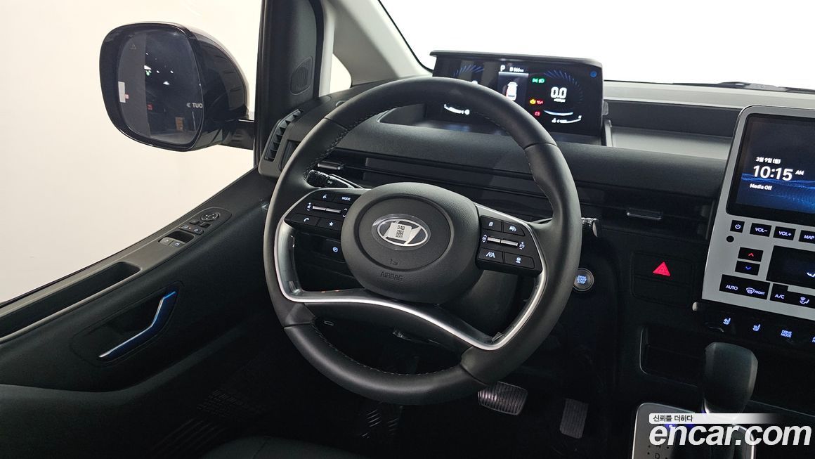 Hyundai Staria 2025