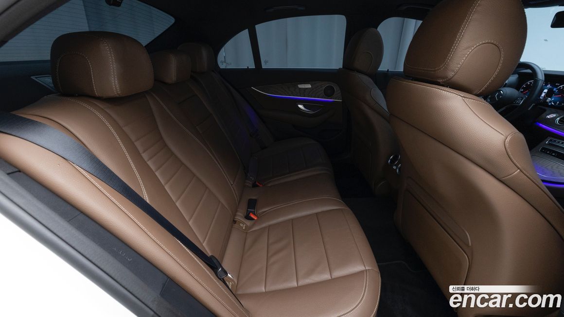 Mercedes-Benz E-Class 2022