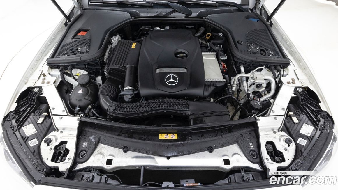 Mercedes-Benz E-Class 2022