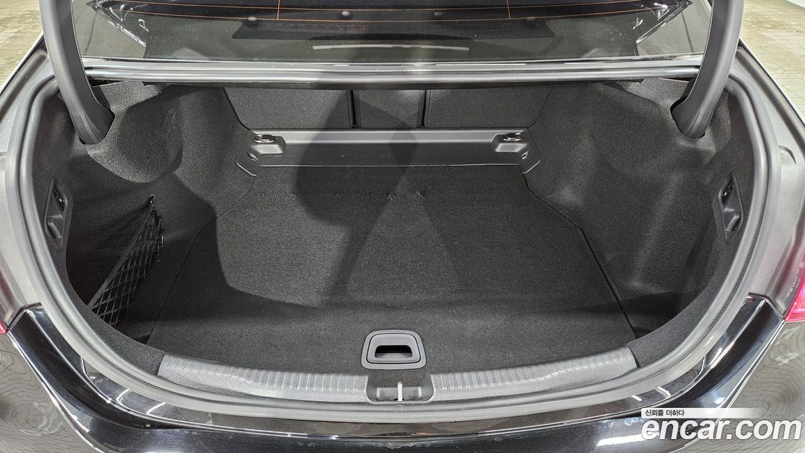 Mercedes-Benz C-Class 2023