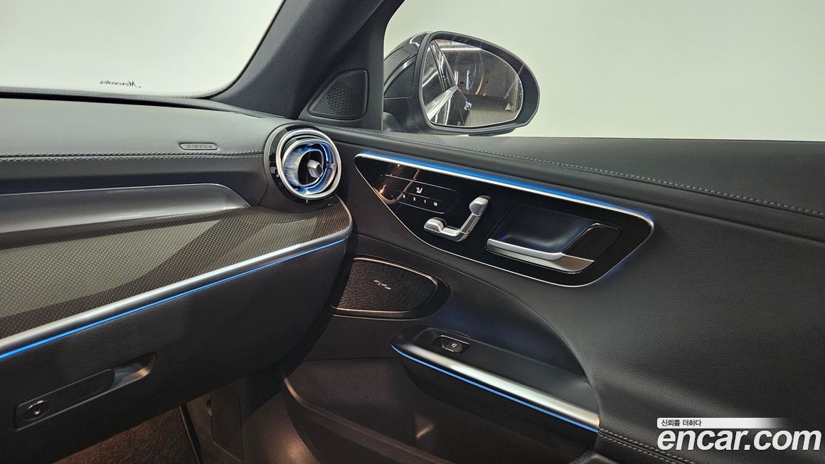 Mercedes-Benz C-Class 2023