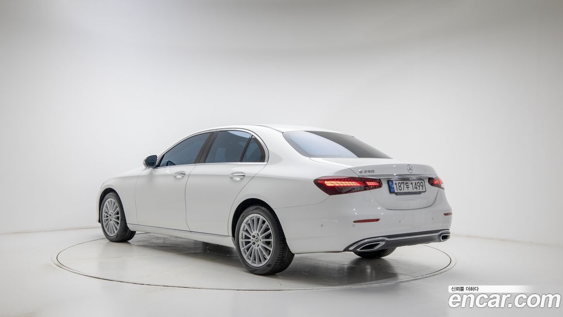 Mercedes-Benz E-Class 2022