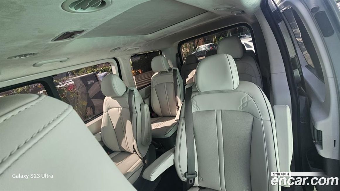 Hyundai Staria 2025
