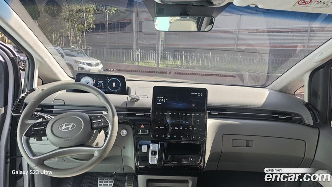 Hyundai Staria 2025