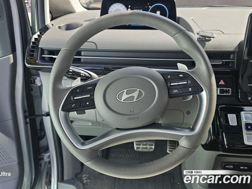 Hyundai Staria 2025