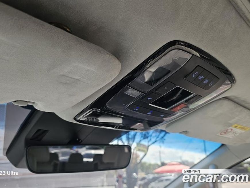 Hyundai Staria 2025