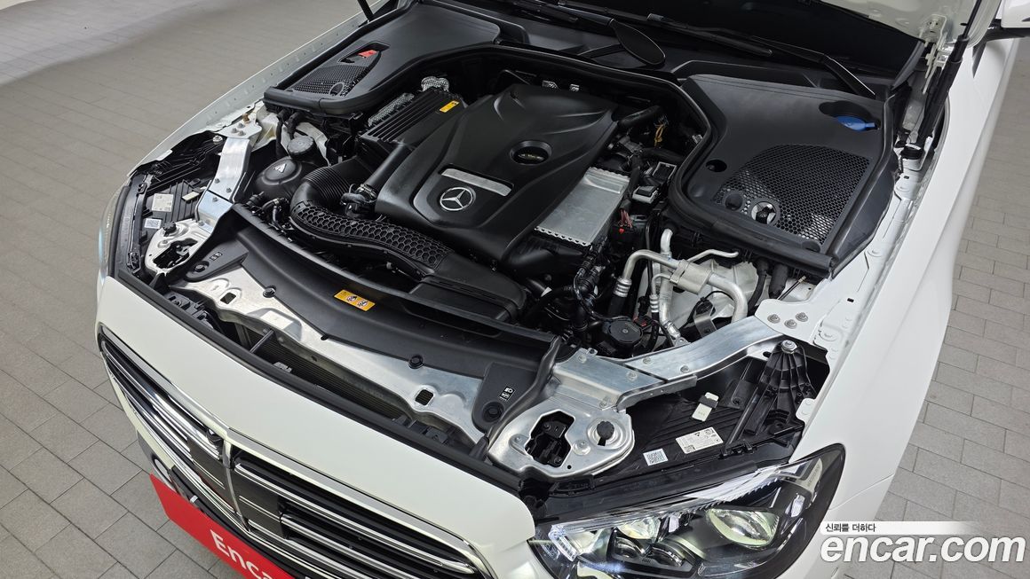 Mercedes-Benz E-Class 2023