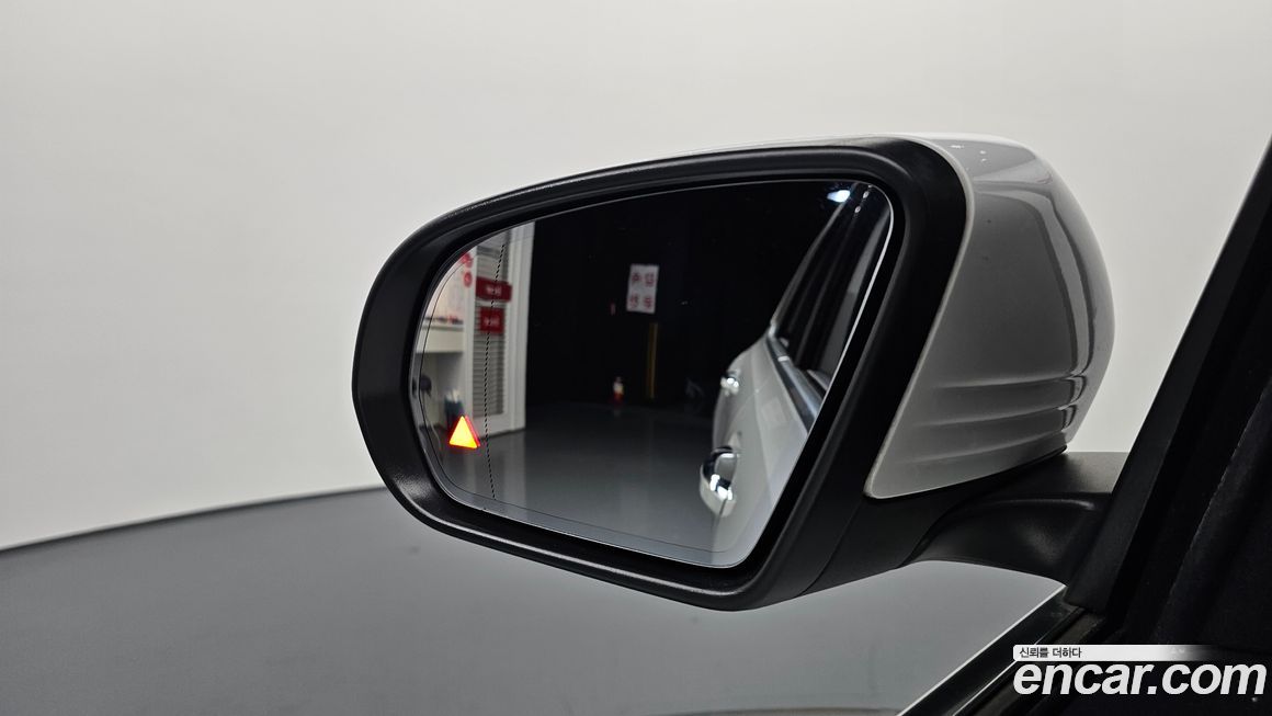 Mercedes-Benz GLB-Class 2021