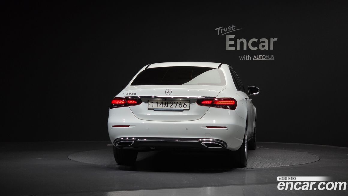 Mercedes-Benz E-Class 2023