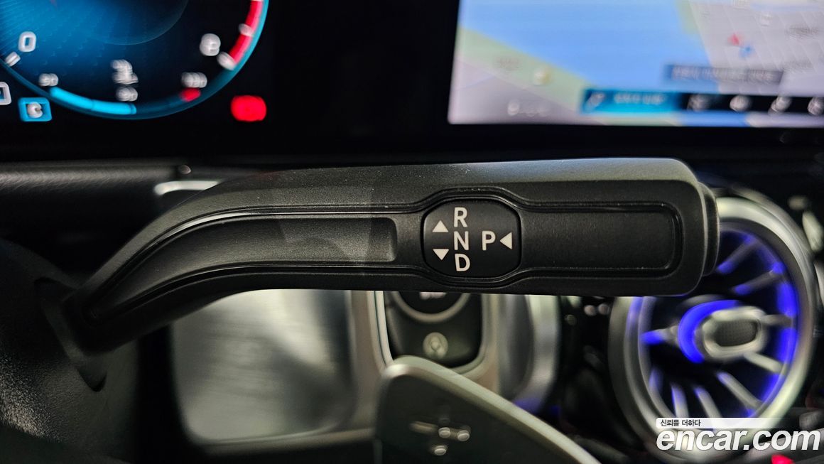 Mercedes-Benz GLB-Class 2021