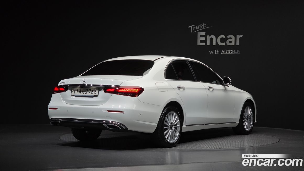 Mercedes-Benz E-Class 2023