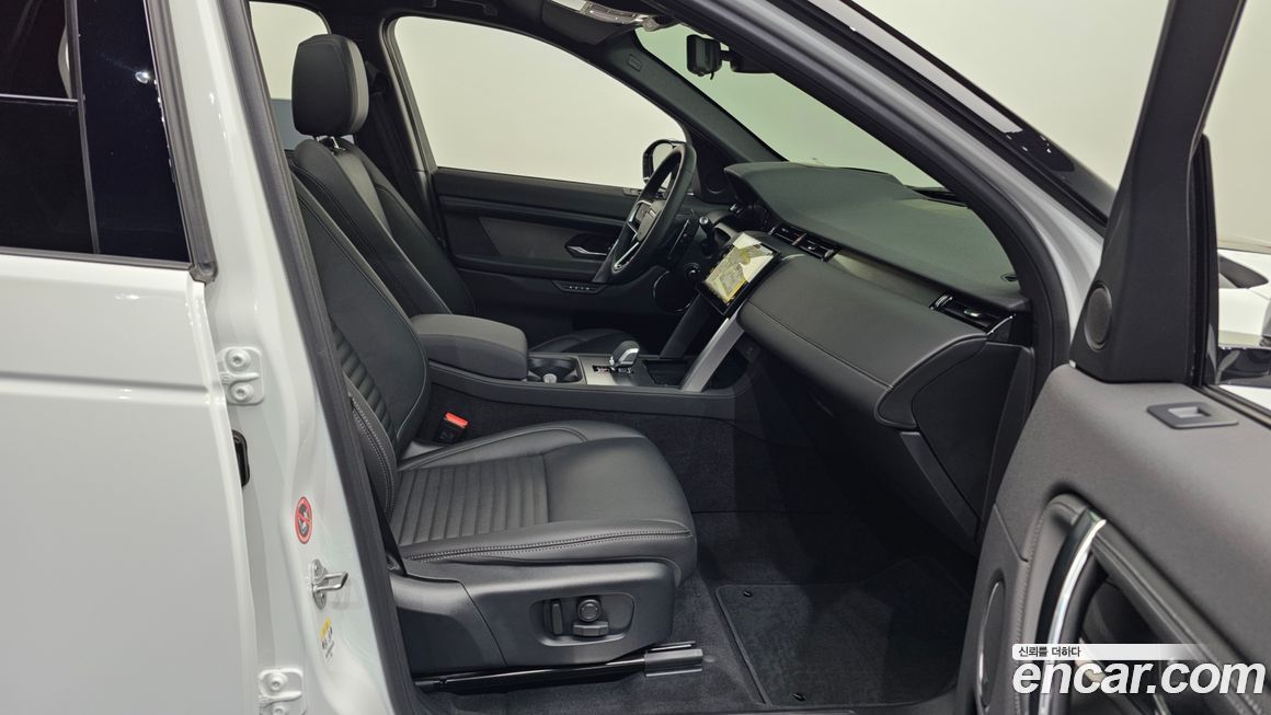 Land Rover Discovery Sport 2025