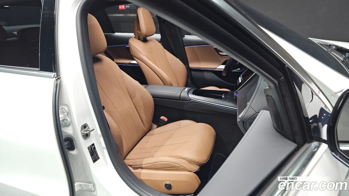 Mercedes-Benz E-Class 2024
