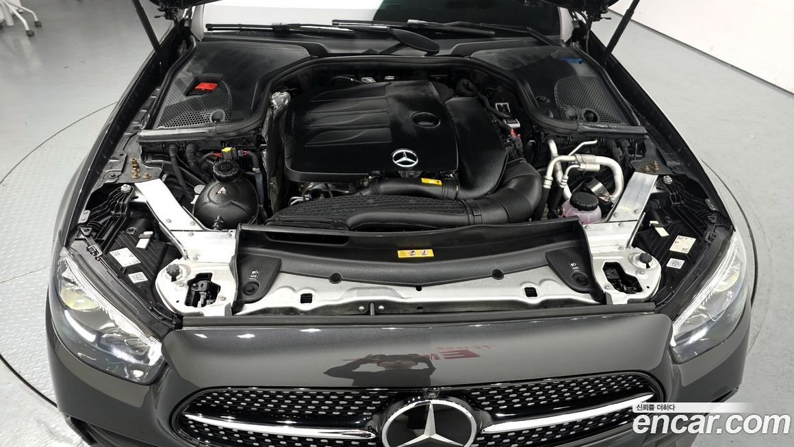 Mercedes-Benz E-Class 2022