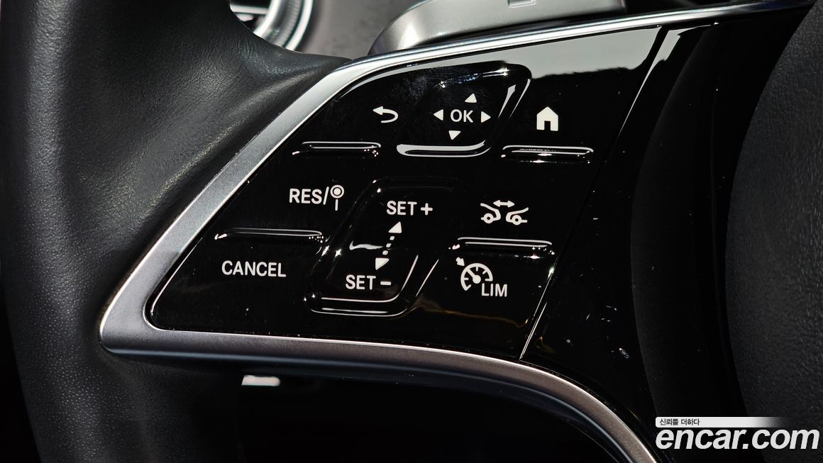 Mercedes-Benz E-Class 2024