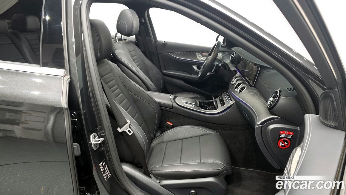 Mercedes-Benz E-Class 2022