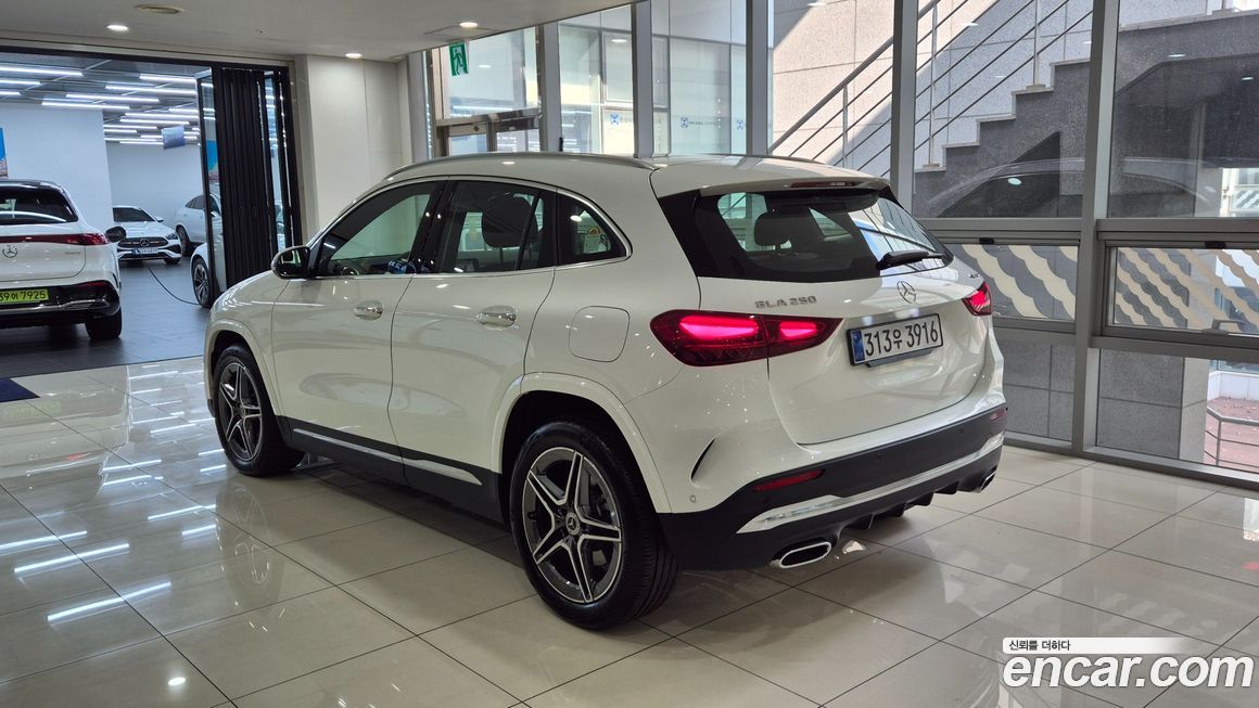 Mercedes-Benz GLA-Class 2026