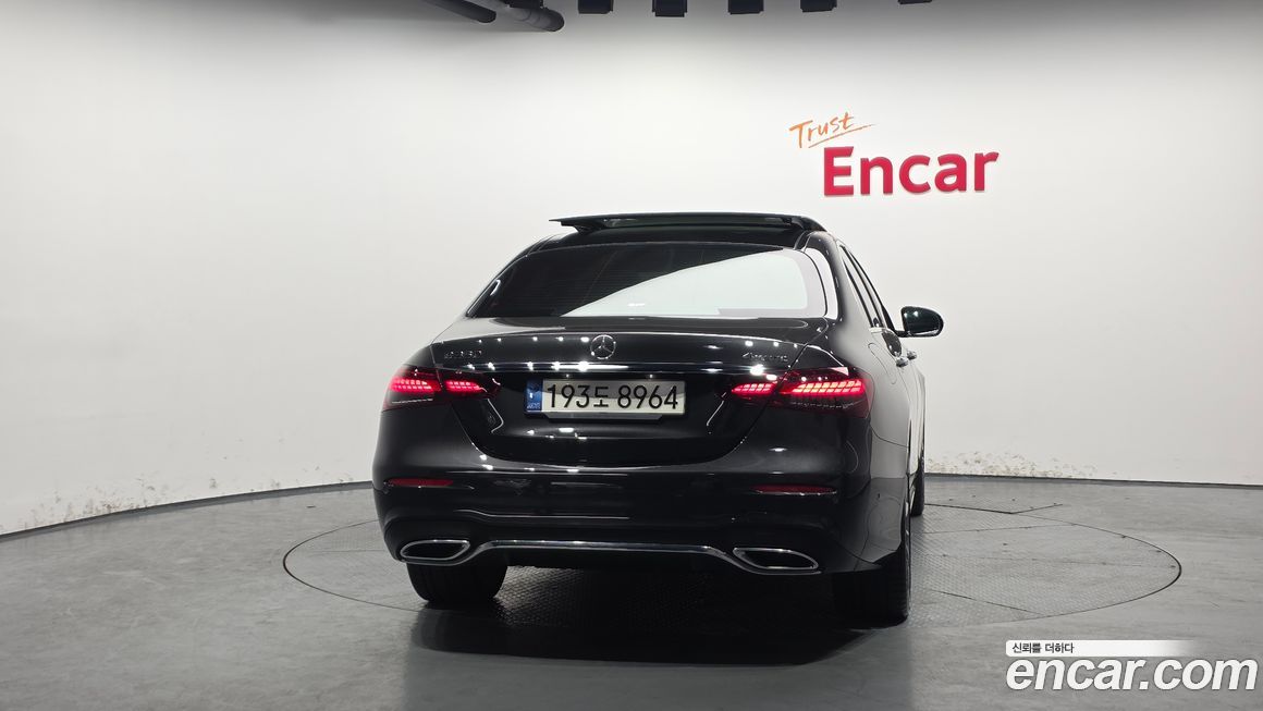 Mercedes-Benz E-Class 2022