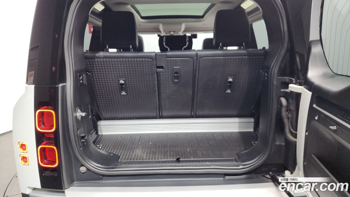 Land Rover Defender 2022