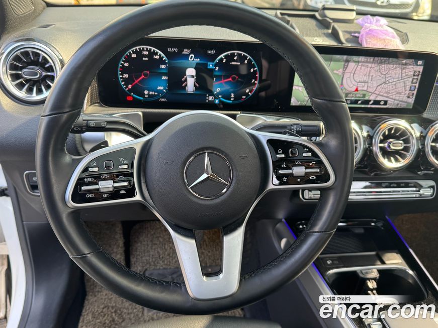 Mercedes-Benz GLB-Class 2021