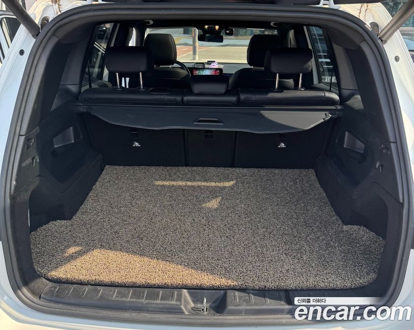 Mercedes-Benz GLB-Class 2021